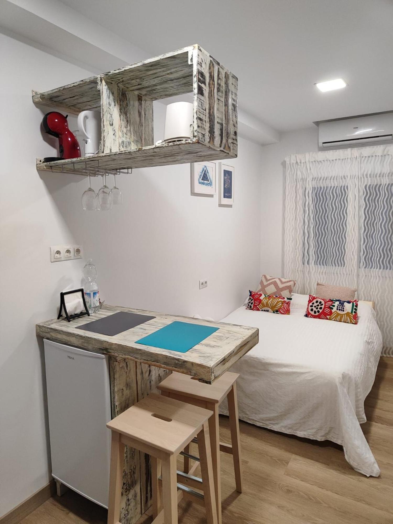Khors Apartment Малага Екстериор снимка
