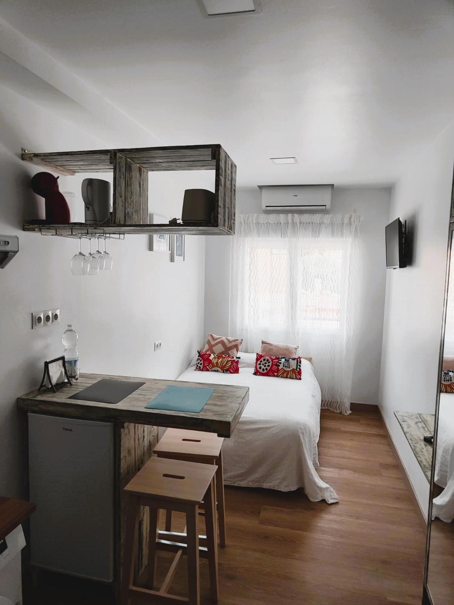 Khors Apartment Малага Екстериор снимка