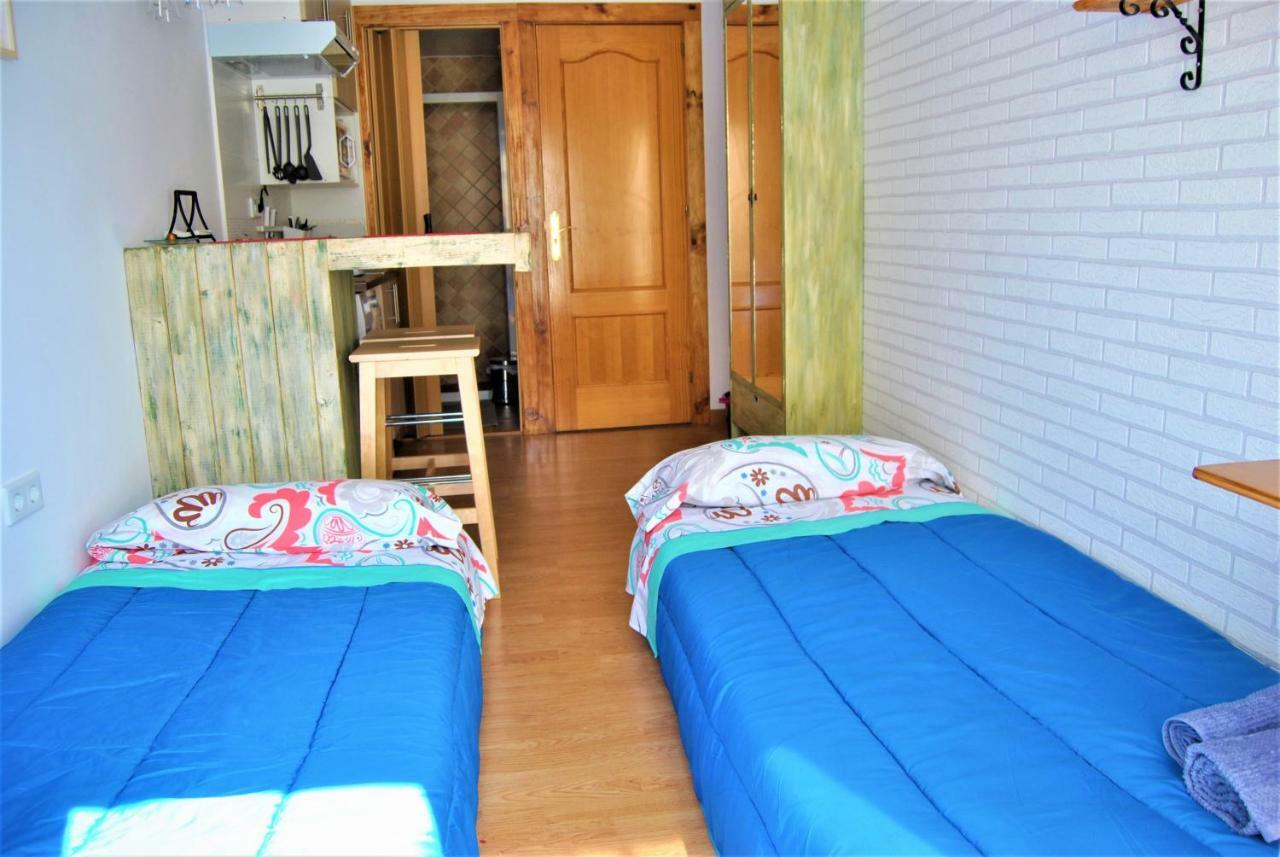 Khors Apartment Малага Екстериор снимка