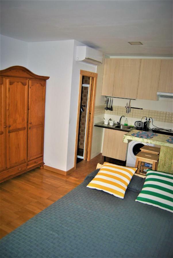 Khors Apartment Малага Екстериор снимка
